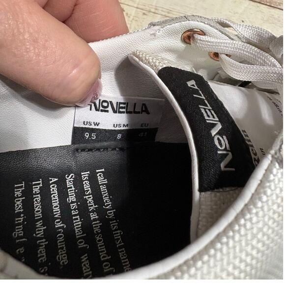 Novella Chapter 01 Verse 01 Love Poem Lace Up Sneakers Women's Size 9.5 - Picture 7 of 10